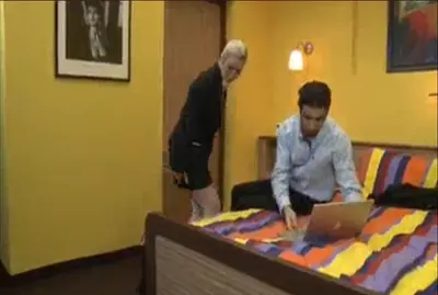 หนุ่มไฮโซนัดเย็ดหีนักธุรกิจสาวใส่แว้นตาหุ่นx-จับลงลิ้นเลียหีอย่างเอร็ดอร่อย-เย็ดจนน้ำเงี่ยนแตกคาร่องตูด