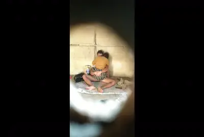 หนุ่มน้อยพม่ากับแฟนสาวแสนสวย-แอบเย็ดในตึกที่กำลังก่อสร้าง-โดนมือดีแอบถ่าย-ถลกผ้าถุงเย็ดแตกใน