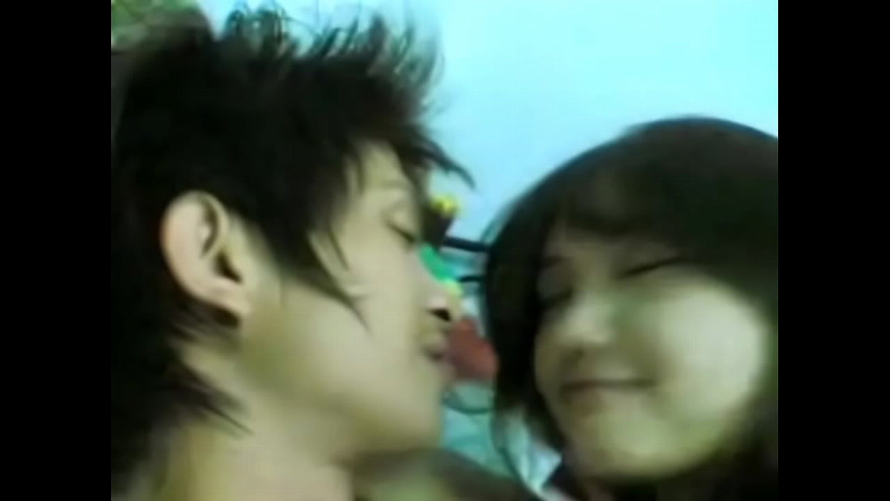 thai-teen-couple